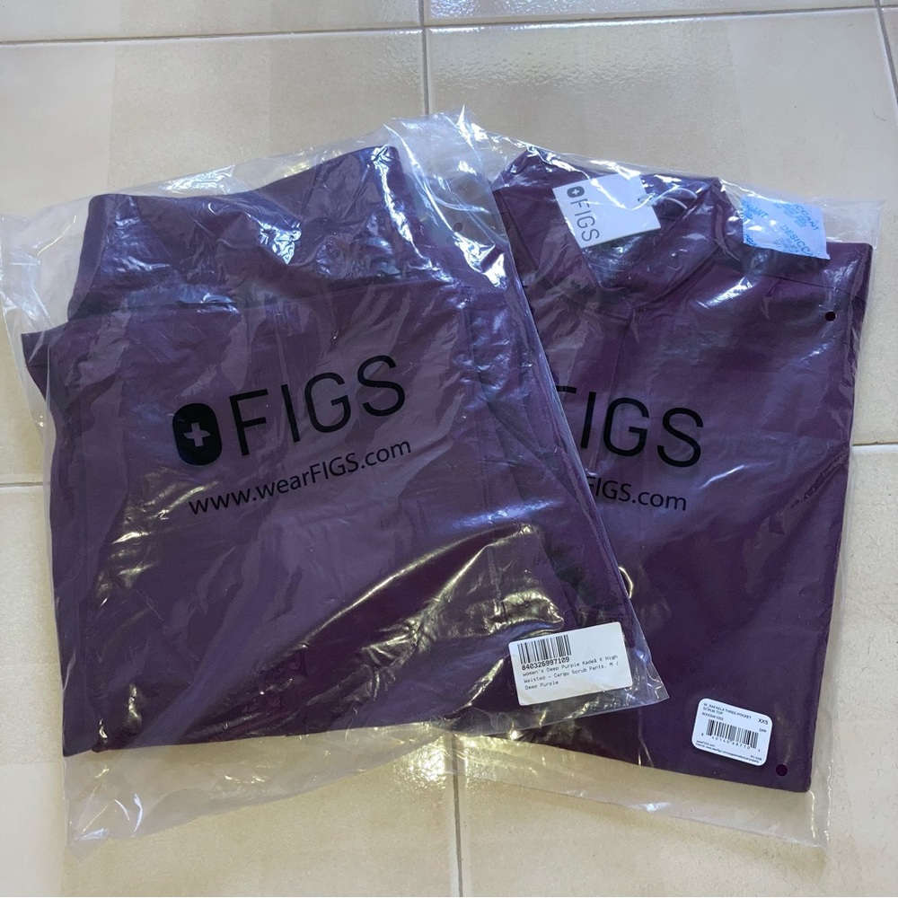 Figs Deep Purple Scrub Set